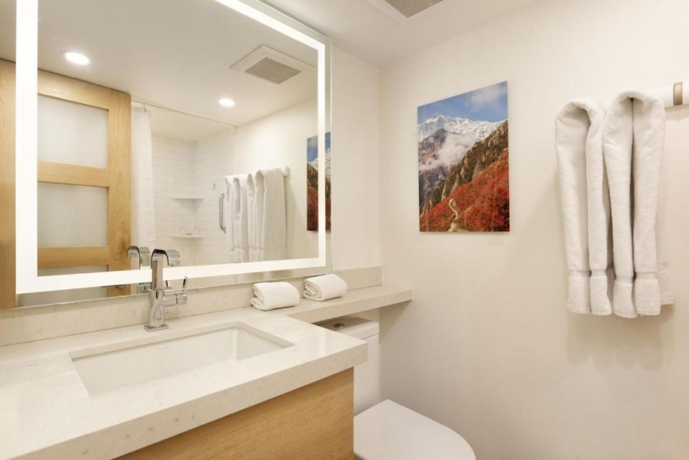 Chateau Roaring Fork Unit 25, Contemporary Condo With River Views, Close To Town Aspen Exterior photo